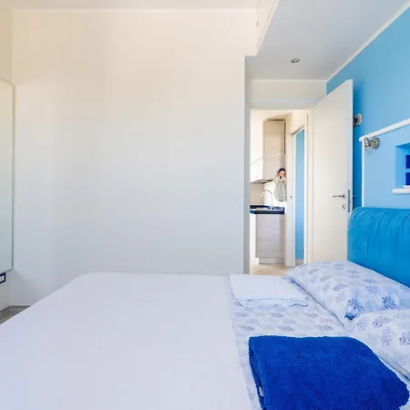 Beachfront With Amazing Sea View Balconies Apartment *