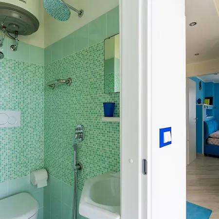 Apartment Beachfront With Amazing Sea View Balconies *